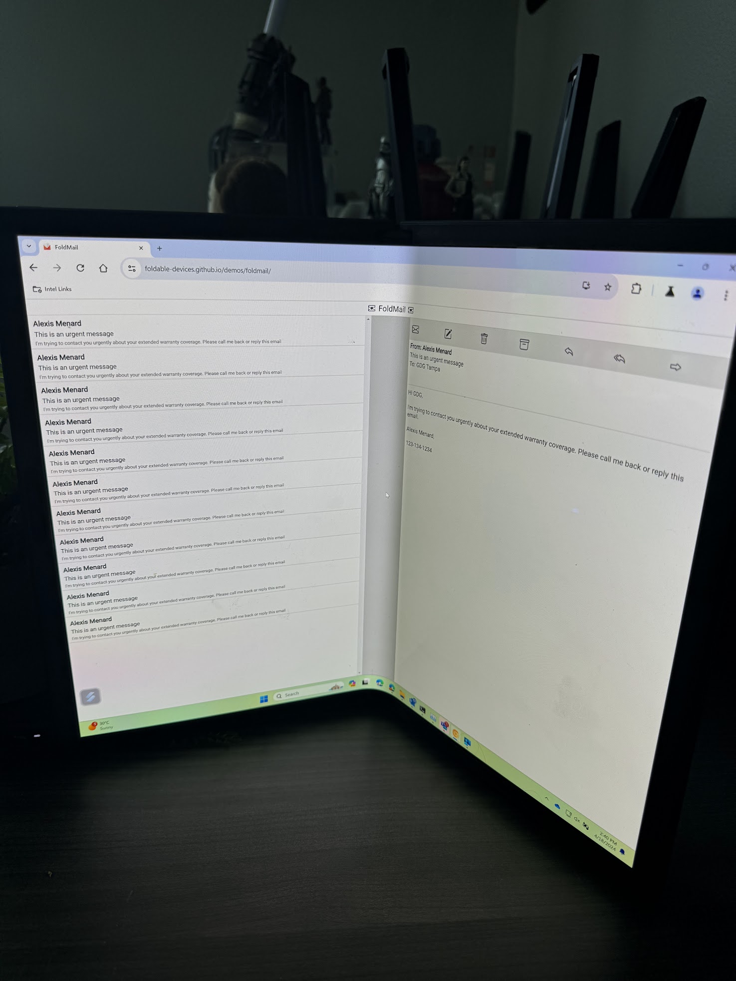picture of a Asus Zenbook Fold running the fold mail demo